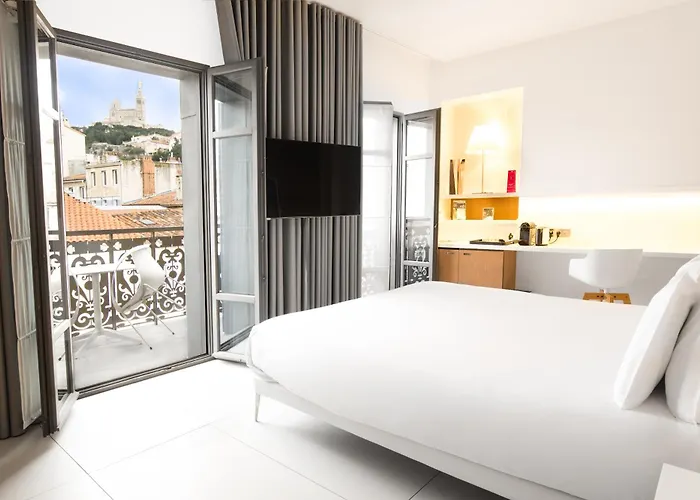 5 star hotels C2