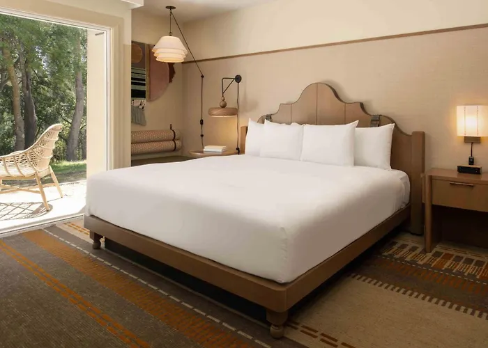 Chaminade Resort & Spa