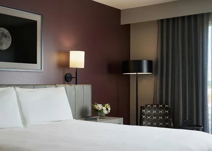 Archer Hotel Boston/Burlington