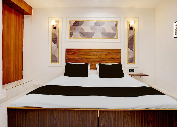 Hotel O Luxury Inn