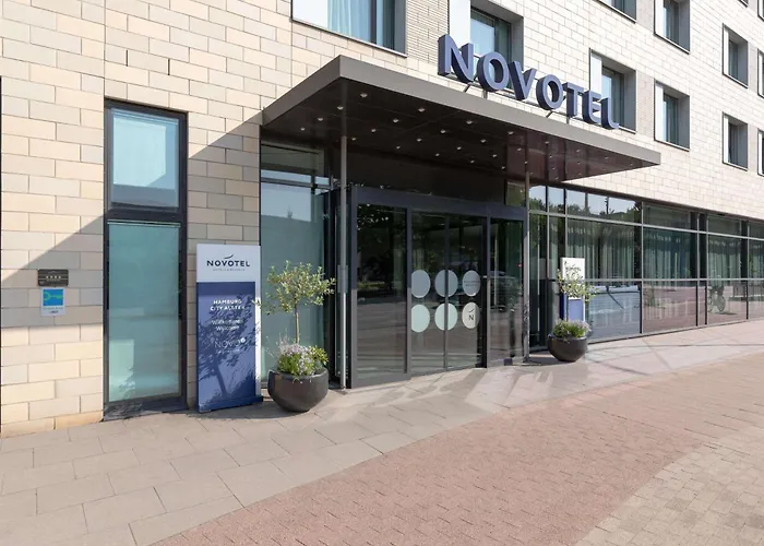 Сity center hotels Novotel Hamburg City Alster