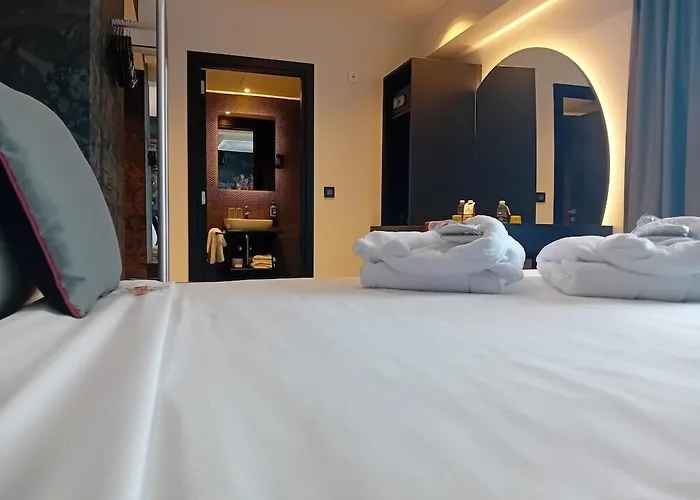 So City Hotel Adults Only