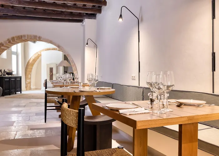 Azade Chania