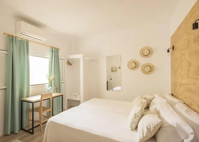 Forenna Hostel (Adults Only)