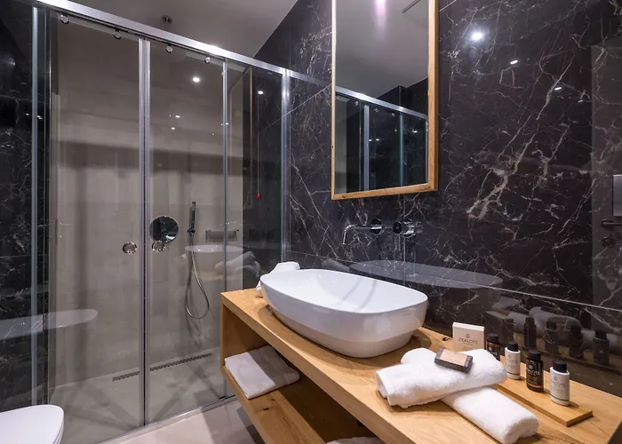 Glow Boutique Hotel & Suites