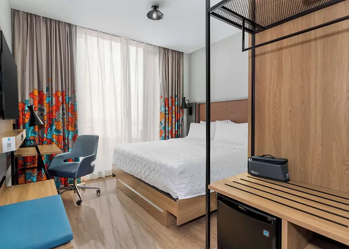 Family resorts Tru By Hilton Brooklyn
