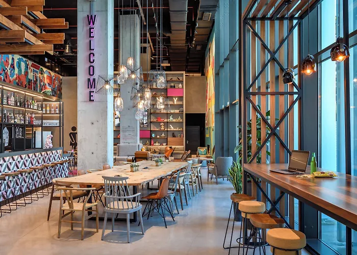 Moxy Oriente