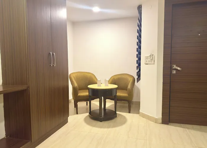 Hotel Pawan Plaza - Near Blk And Ganga Ram Hospital - Karol Bagh