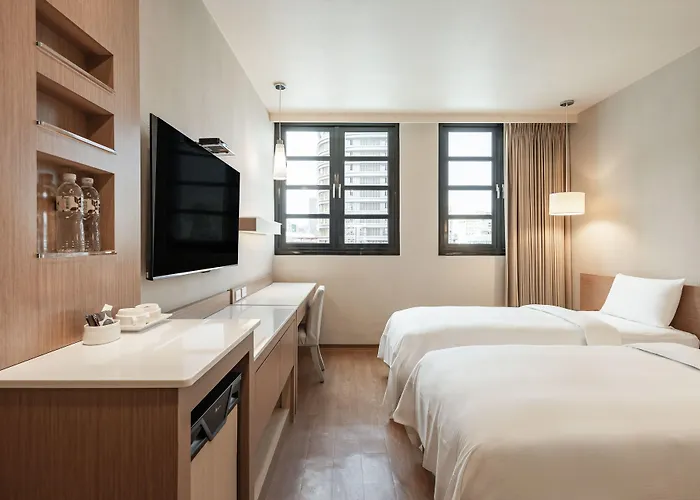 Hotels Close to Airport Kindness - Kaohsiung Main Station