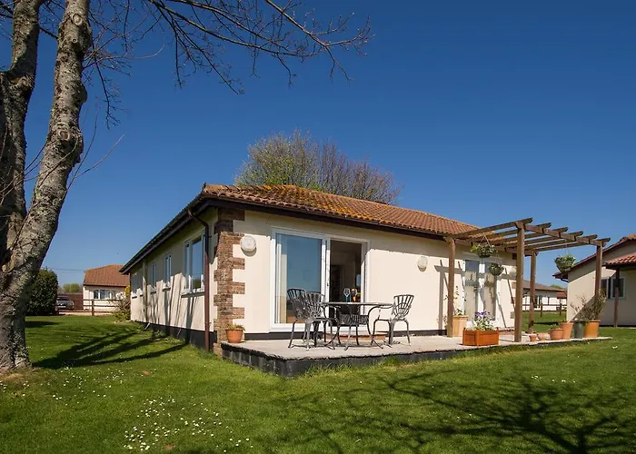 Cabin: Stoneleigh Village