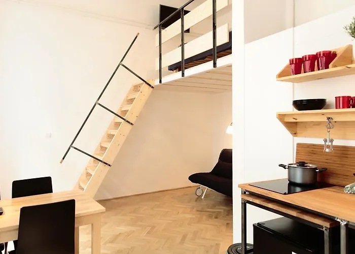Lodge: Maverick Apartments