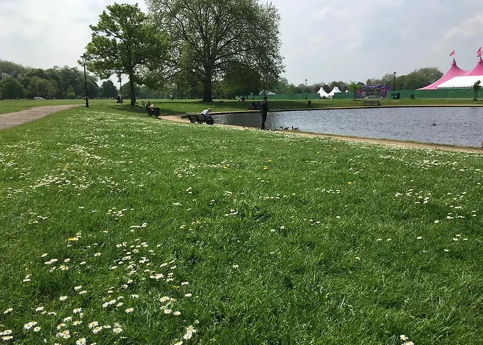 Self catering: Clapham South Dudley Hotel