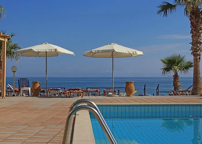 Self catering: Seafront Beach Hotel Apartments