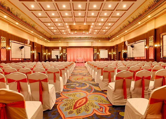 5 star hotel: Regency Lagoon Resort