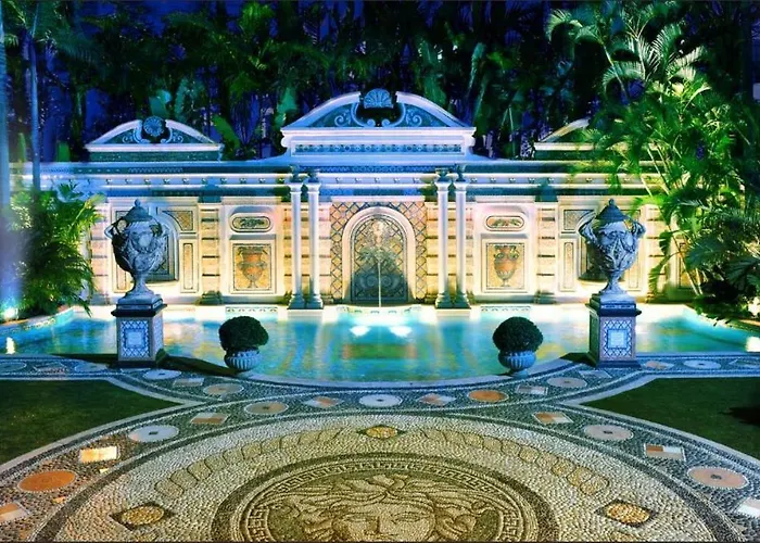 Hotel with view: The Villa Casa Casuarina