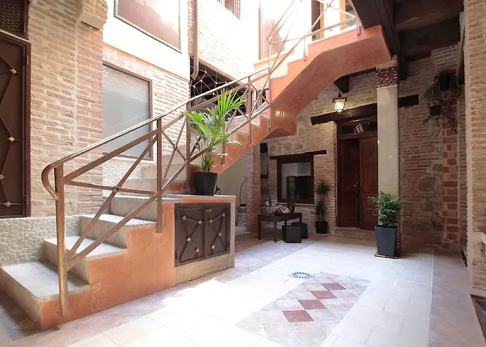 Apartamentos Alcantara