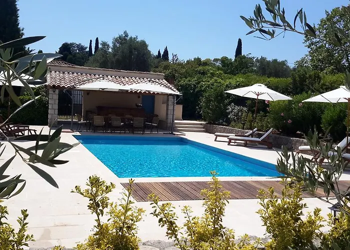 Hôtel accueillant les animaux: Aux charmes de grasse