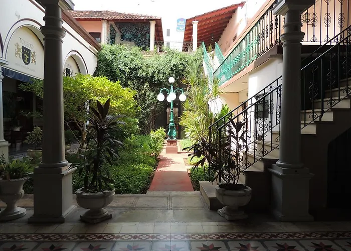 Cheap hotel: Hotel Posada Toledo & Galeria