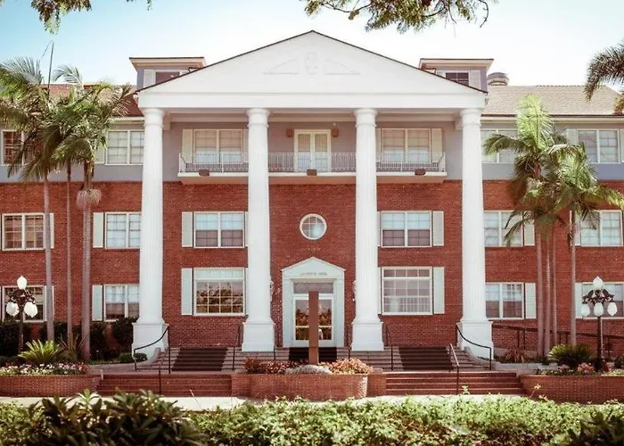 The Lafayette Hotel, Swim Club & Bungalows