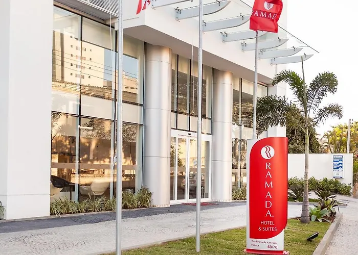 Ramada Hotel & Suites Campos Pelinca