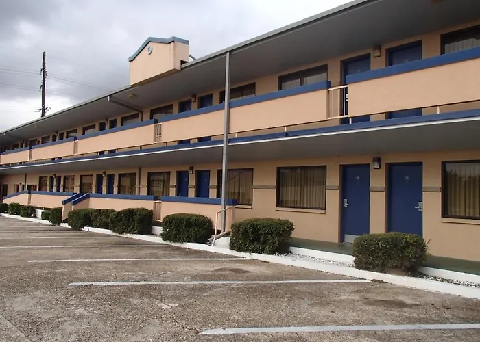 Travelodge By Wyndham Lafayette