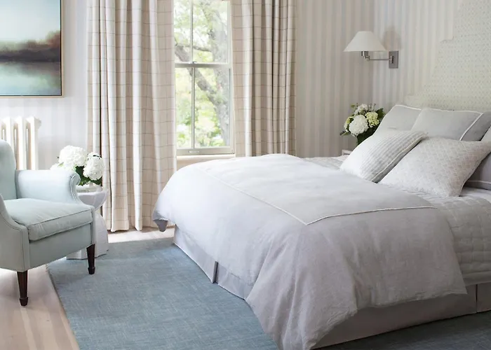 4 star hotel: 33 Main