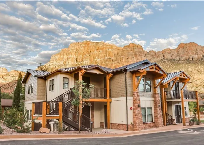 Pet Friendly hotel: Watchman Villas