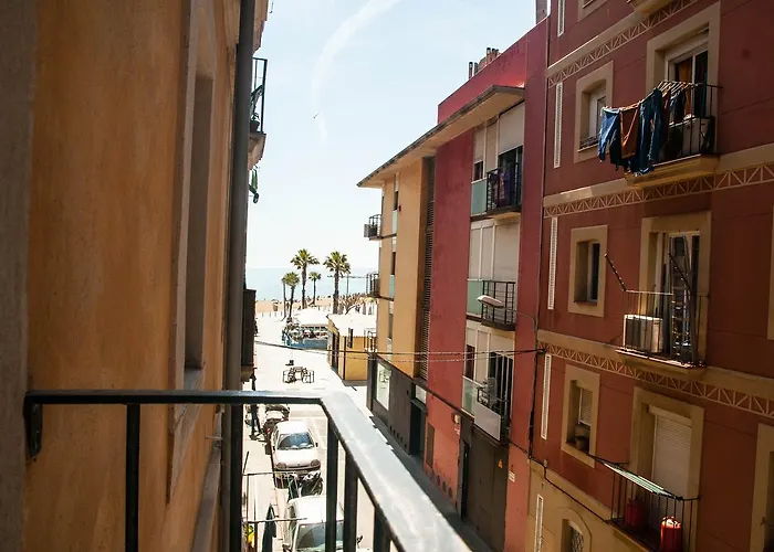 Hotel near College: Barcelona Beach Apartments