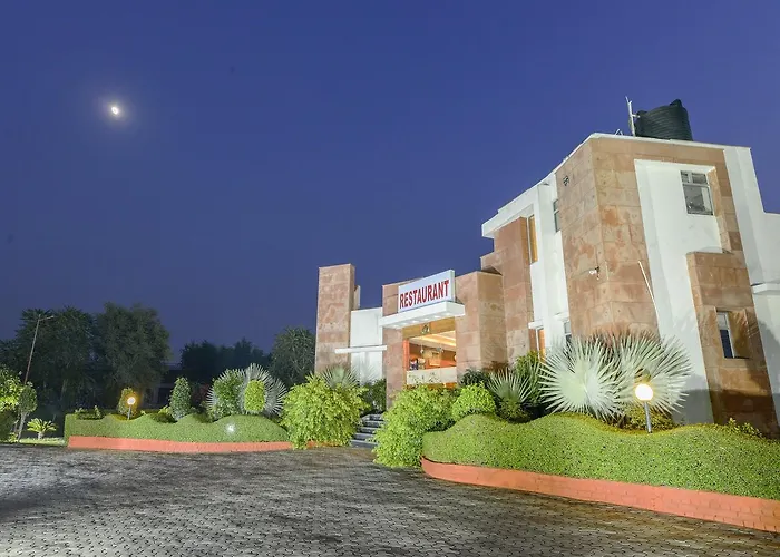 Resort: Shivam Resort And Hotel