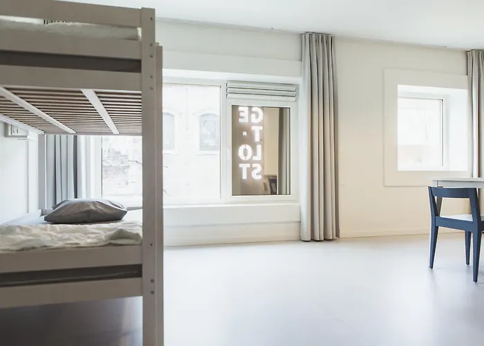 Snuffel Youth Hostel