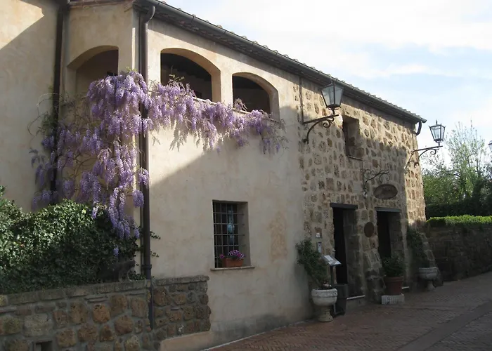 Sovana Hotel & Resort