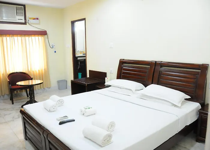 Lloyds Serviced Apartments, Near Music Academy