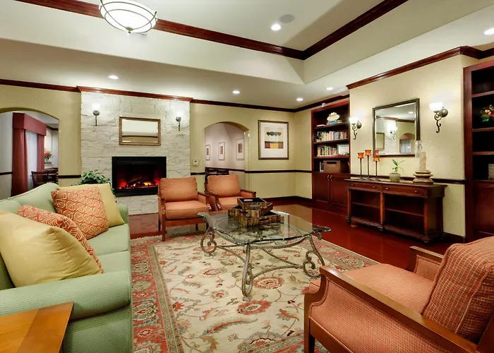 Hotel with pool: Country Inn & Suites By Radisson, College Station, Tx