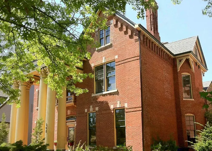 Bed and Breakfast Lyndon House