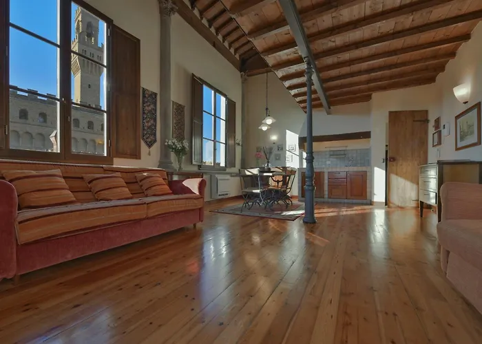 Hotel near College: Palazzo Uguccioni Apartments