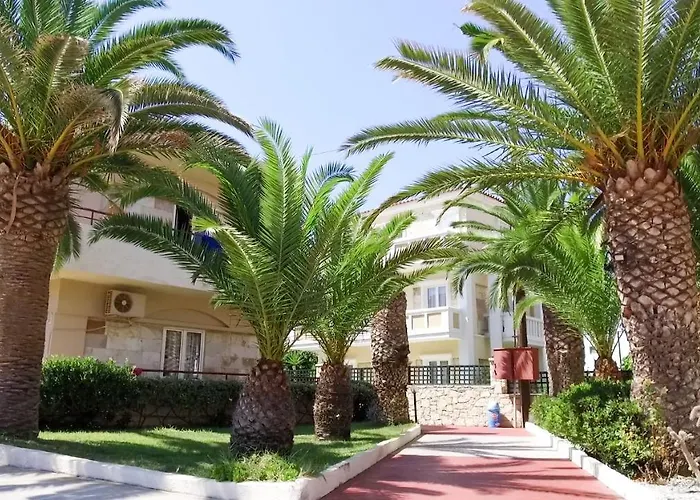 Self catering: Seafront Beach Hotel Apartments