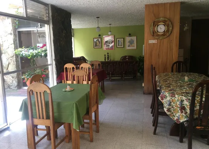 Hostal Los Lagos Inn