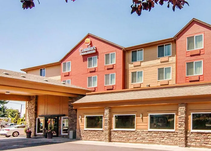 Dog friendly hotels Comfort Inn & Suites-Portland Airport