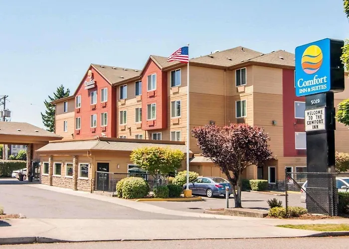 Dog friendly hotels Comfort Inn & Suites-Portland Airport