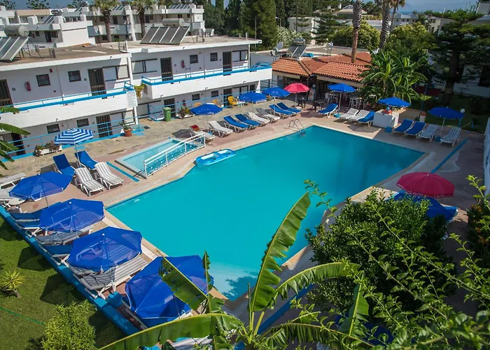Waterpark Hotel: Yiannis Yard Studios & Apartments