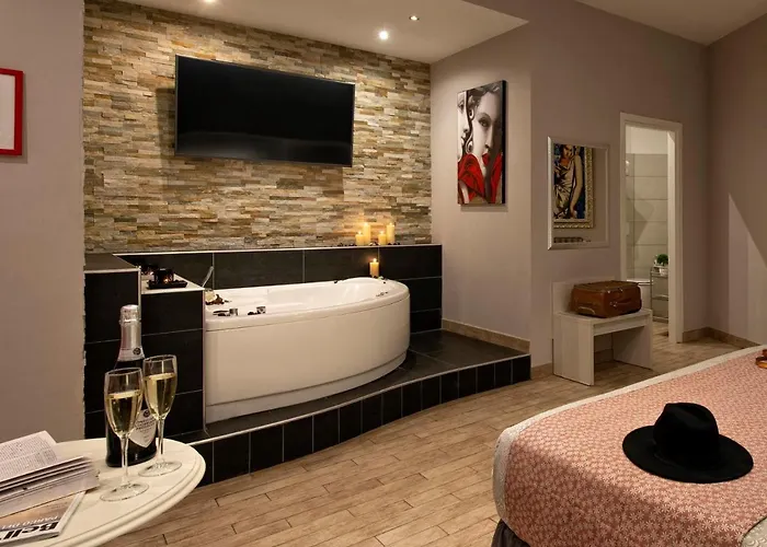 Five Rooms Guesthouse