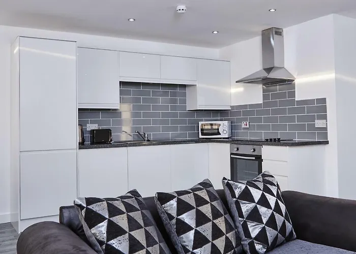 Hotel near College: Winter Gardens Service Apartments 2 By Blackpool Service Apartments