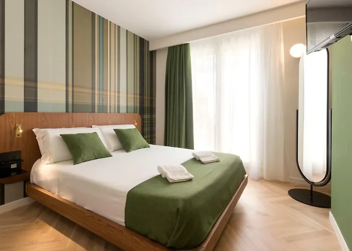  Metropolitan Suites