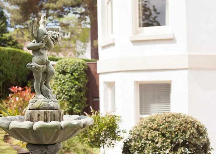 Airport Hotel: Washington House Hotel