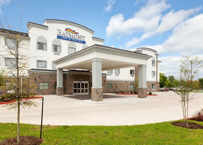 Cheap hotel: Baymont By Wyndham College Station
