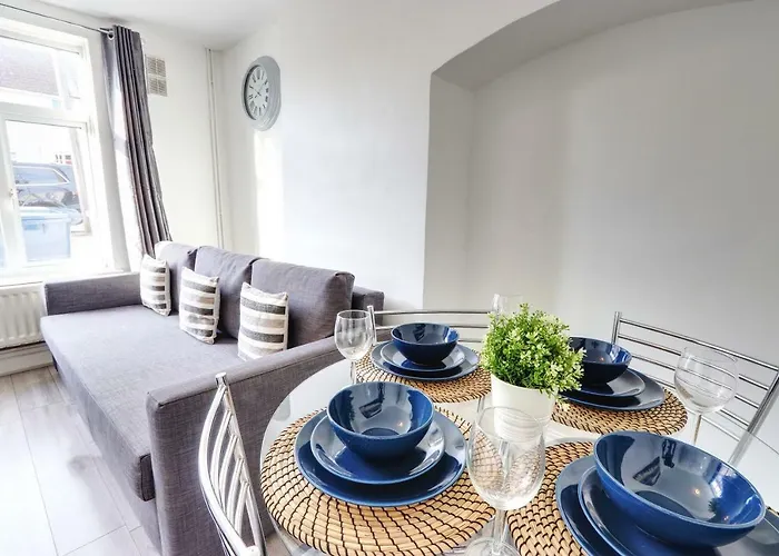 Private Villa: Clarence Place