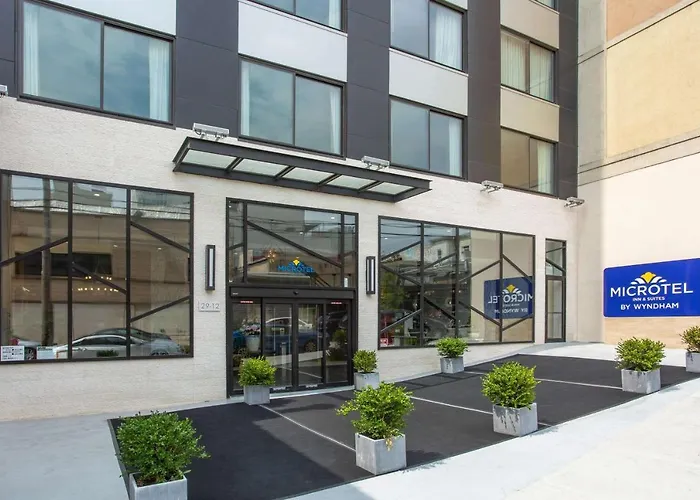  Microtel Inn By Wyndham Long Island City