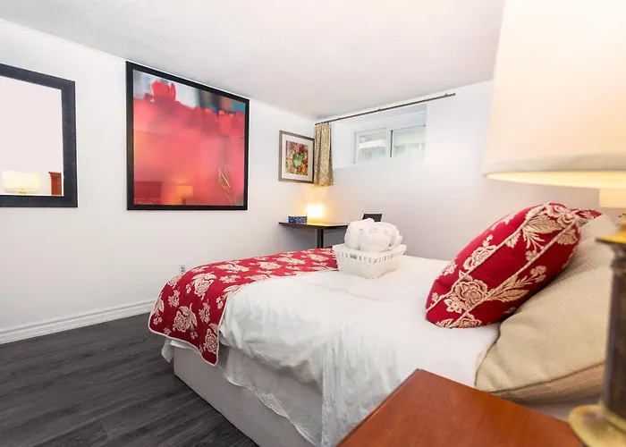 Cozy 3Br 2Bth Lower Unit, A Min To Hwy401, 404 & Dvp