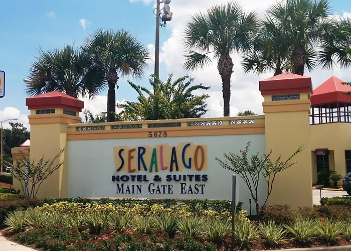 Hotels with pool Seralago & Suites Main Gate East