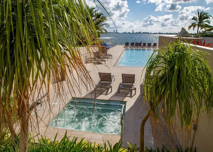 Hotel 4 estrelas: Mare Azur Design District Luxury Apartments